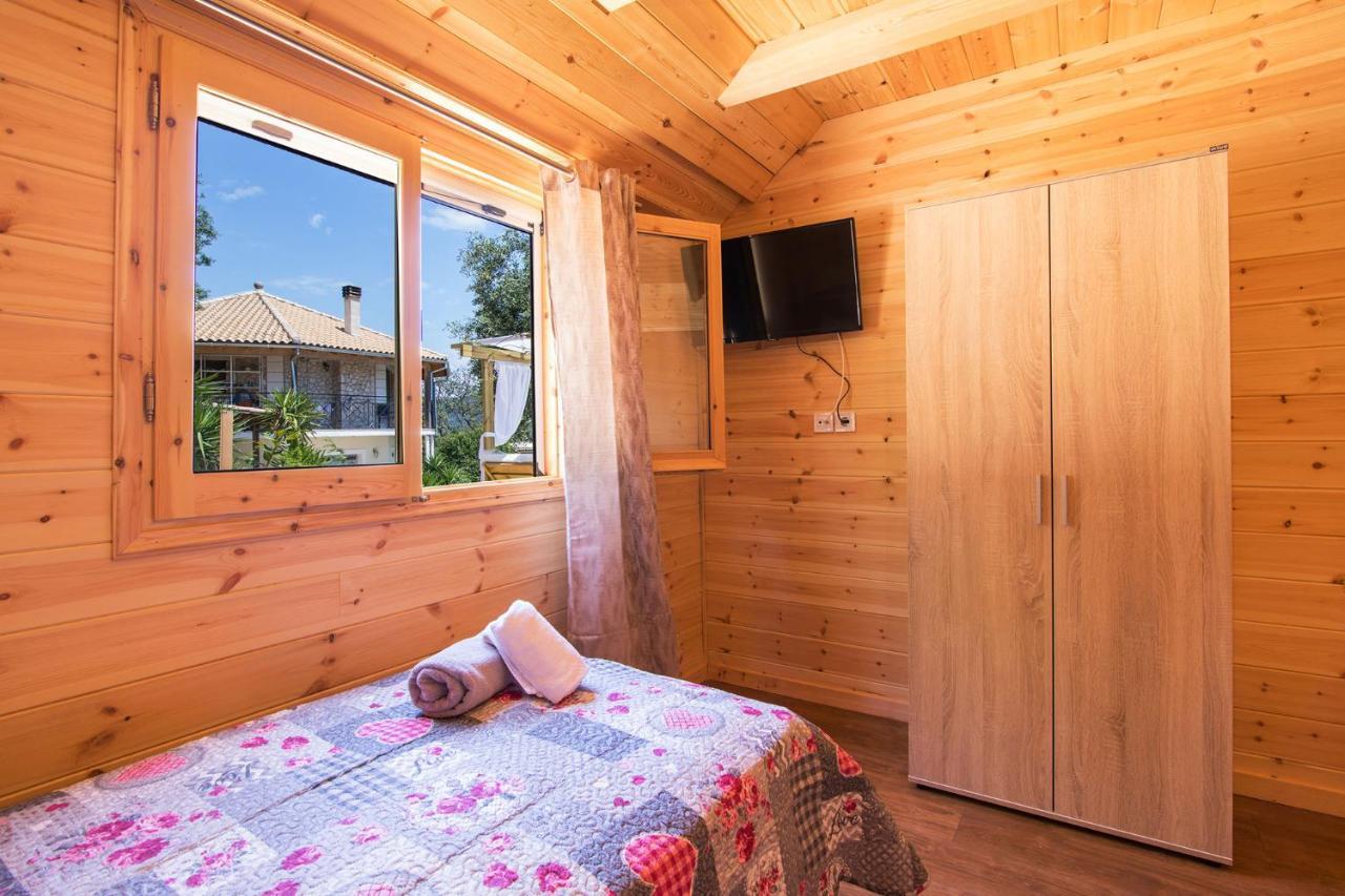 Romantic Tree House Kato Pavliana Екстериор снимка
